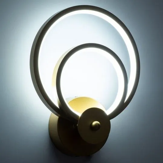 Freddie Μοντέρνο Φωτιστικό Τοίχου με Ενσωματωμένο LED και Ρυθμιζόμενο Λευκό Φως σε Χρυσό Χρώμα Πλάτους 20cm - 61078